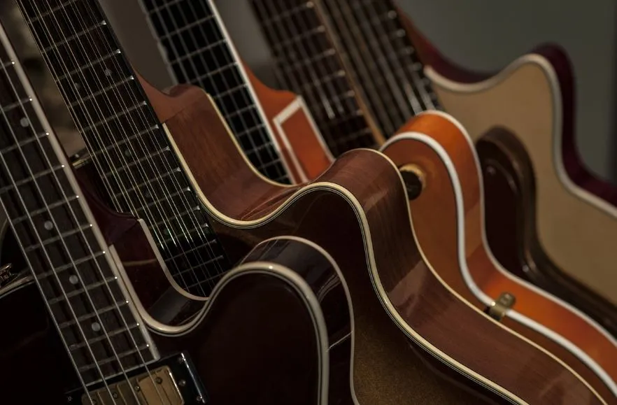 Evaluating the Better Guitar Finish